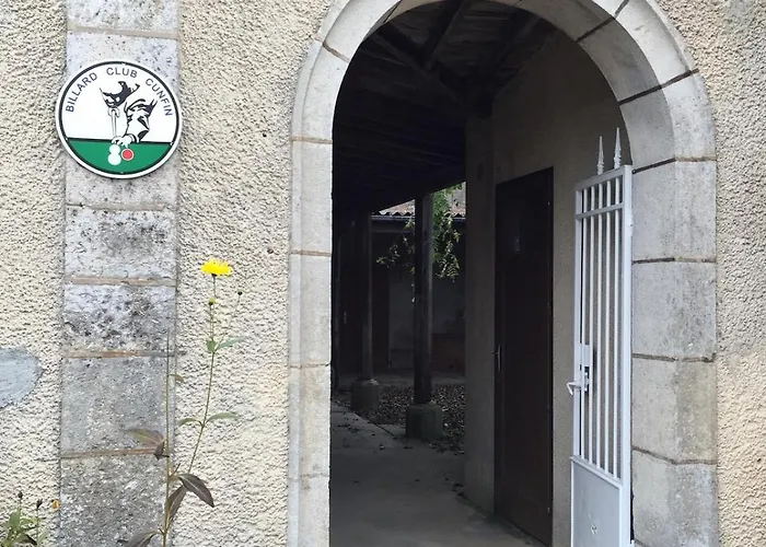 Champenois Les Voisins Holiday home *