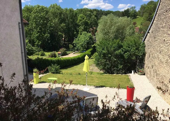 Champenois Les Voisins Holiday home Cunfin