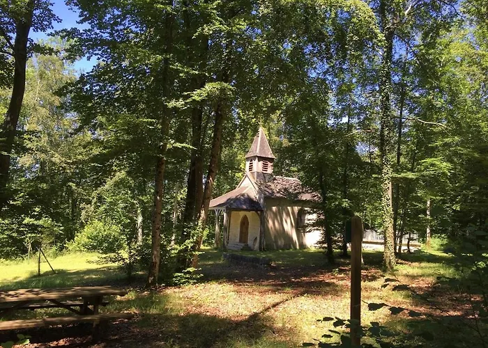 Champenois Les Voisins Holiday home Cunfin